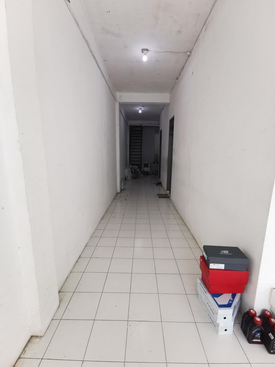 Disewakan Ruko 3 Lantai Premium Depan Azko Purwokerto view 4