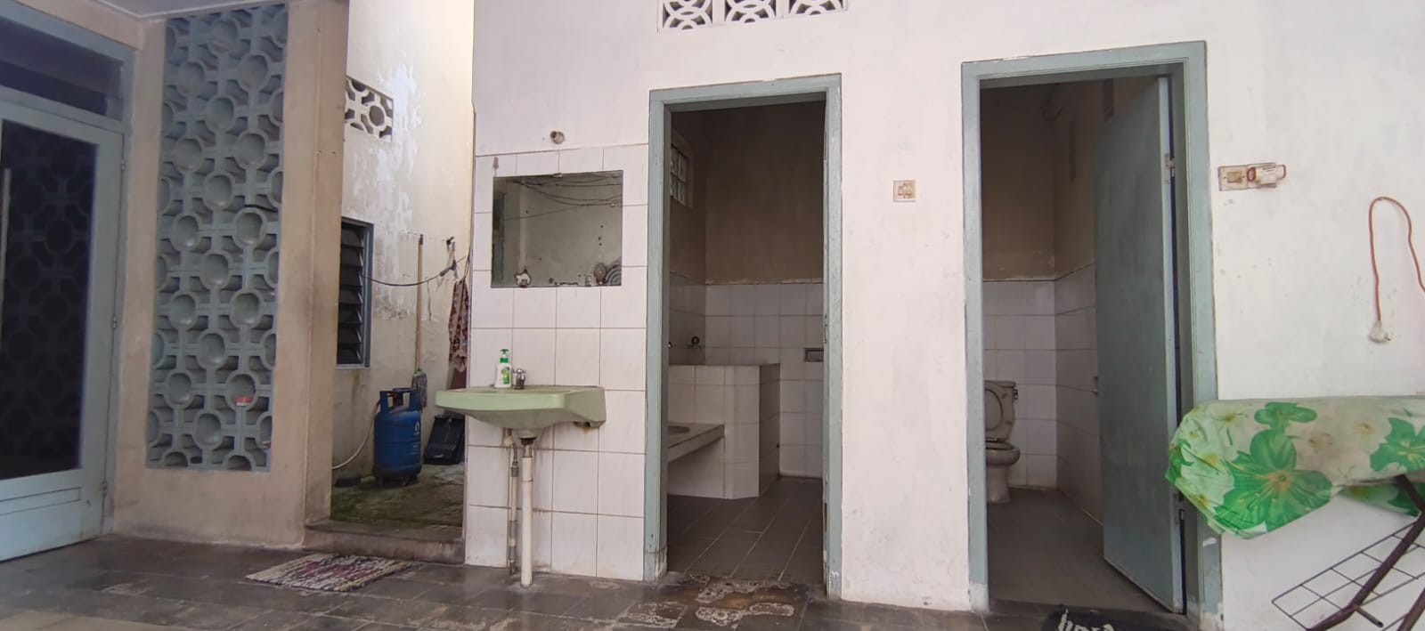 Dijual Tanah Dan Bangunan Klasik Pusat Kota Purwokerto Dekat Pasar Wage view 5