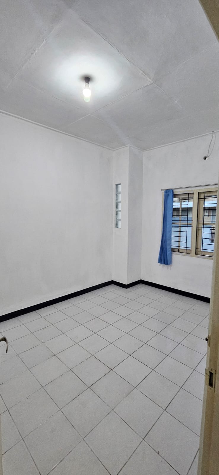 DISEWAKAN RUMAH DALAM PERUMAHAN – DEKAT GOR SATRIA view 4