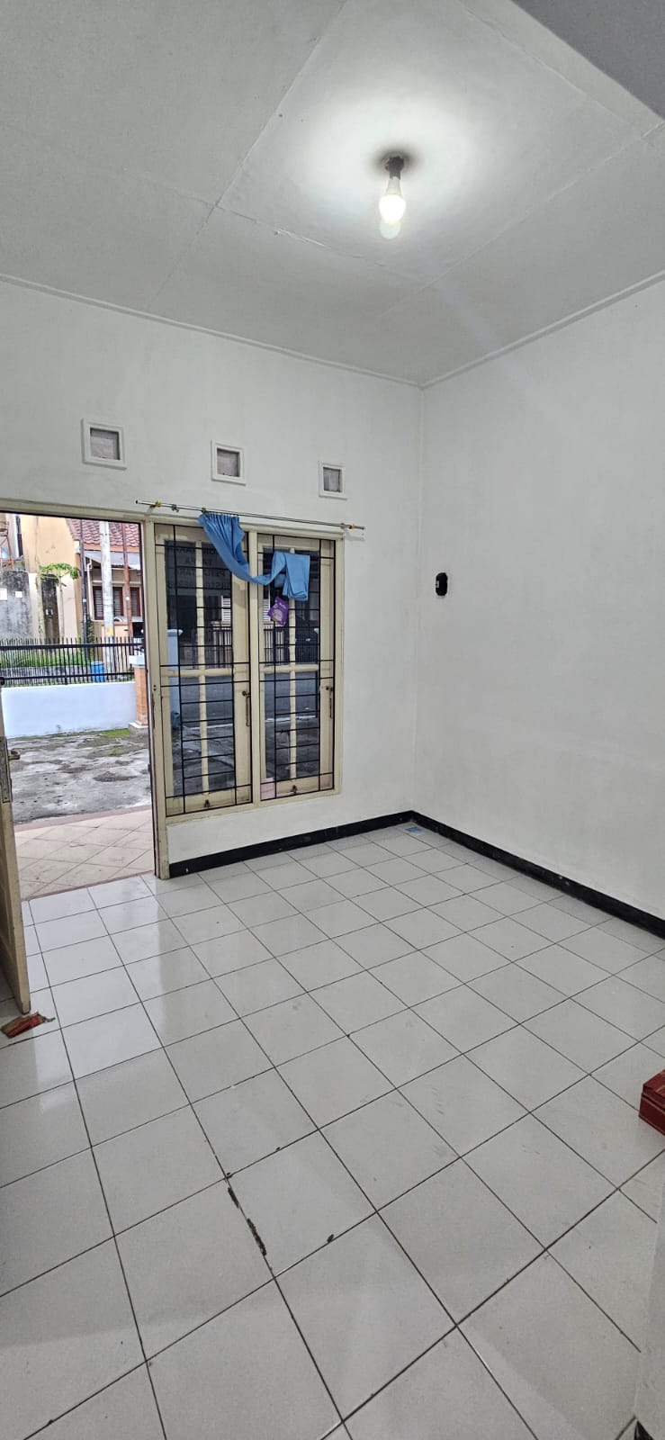 DISEWAKAN RUMAH DALAM PERUMAHAN – DEKAT GOR SATRIA view 7