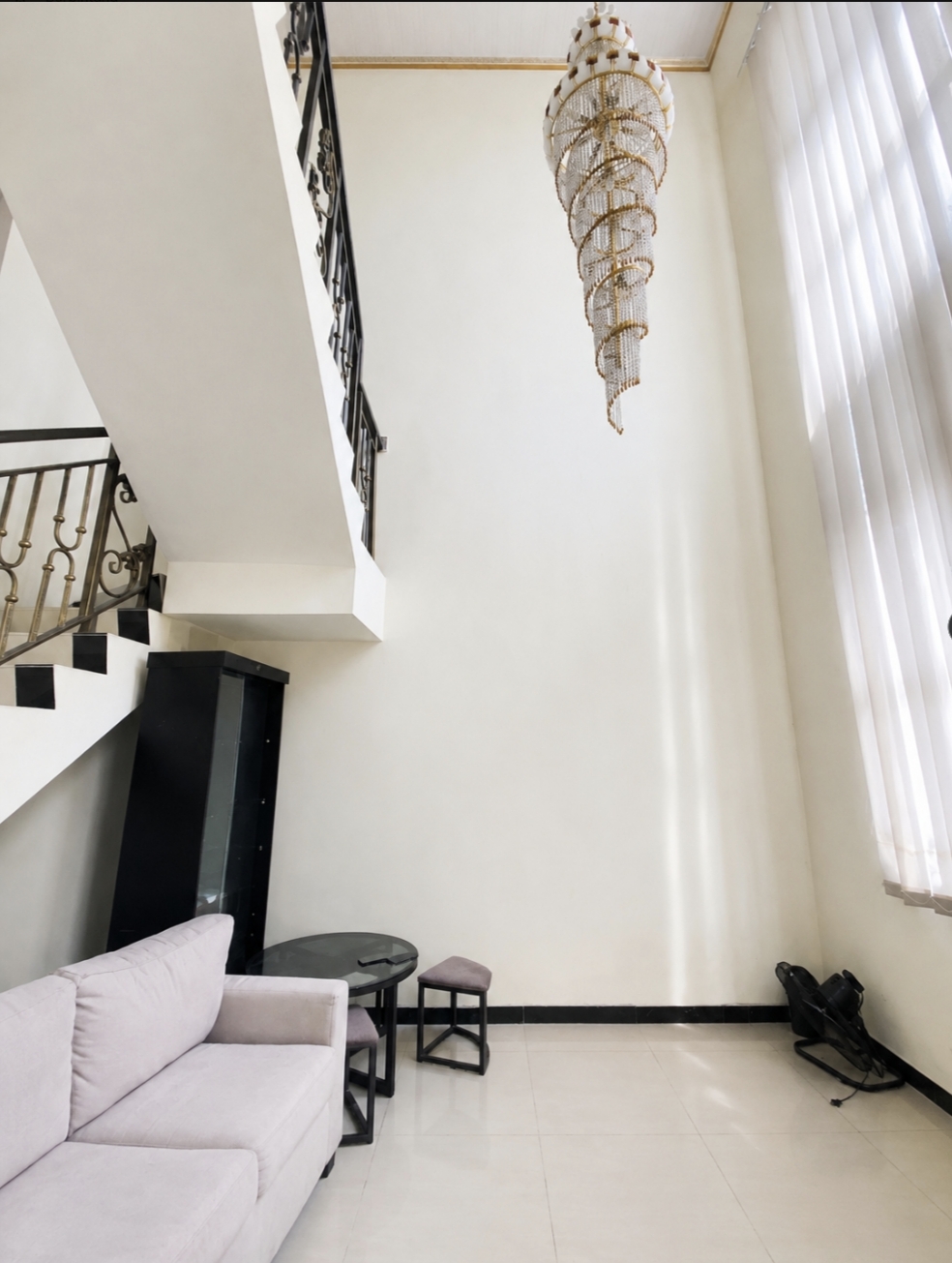 RUMAH MEWAH MEDITERANIA DUA LANTAI, HANYA 9 MENIT GATE TOL GAYAMSARI SEMARANG LUMBUNG SARI view 4