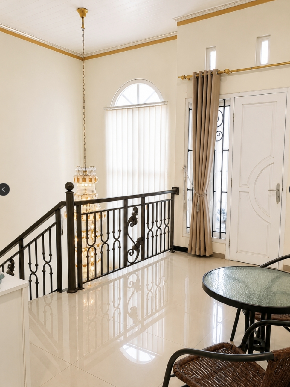RUMAH MEWAH MEDITERANIA DUA LANTAI, HANYA 9 MENIT GATE TOL GAYAMSARI SEMARANG LUMBUNG SARI view 7