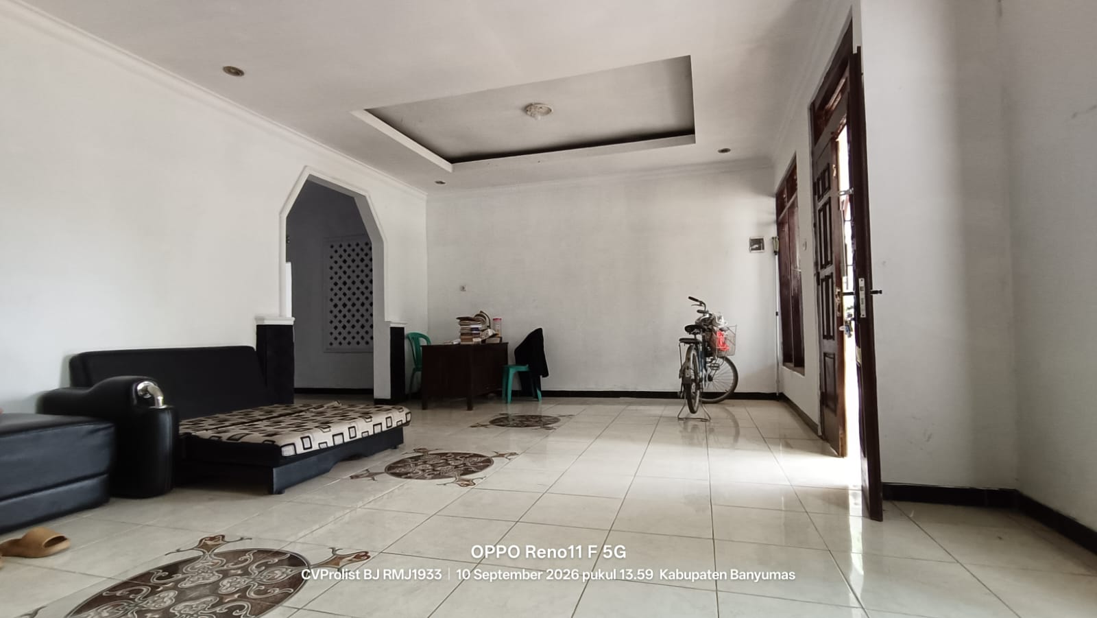  Dijual Rumah Besar Dan Halaman Luas Di Jalan Raya Bojongsari  Kembaran view 5
