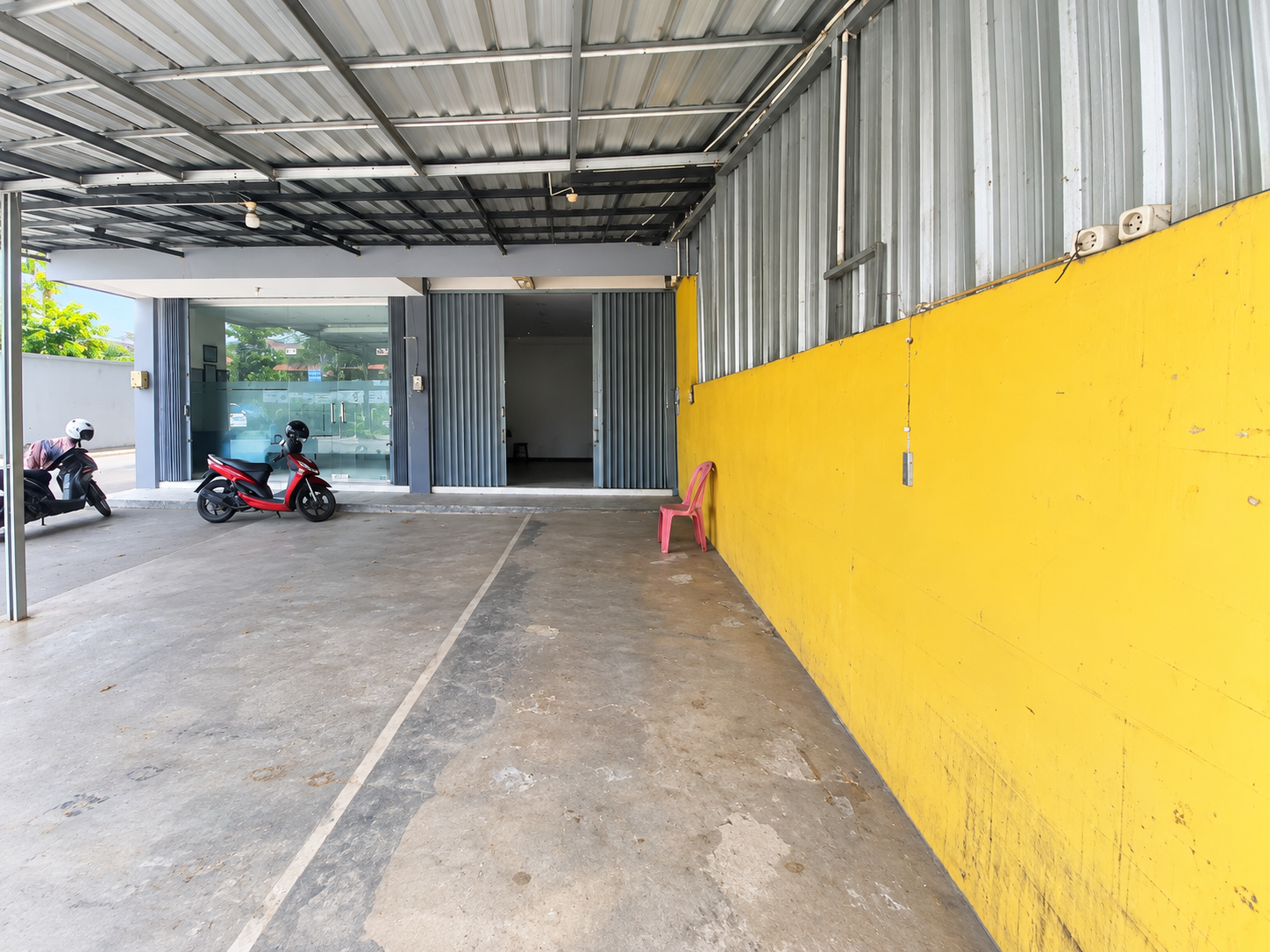 Disewakan Ruko 1 Lantai Pinggir Jalan Besar Dekat Banyak Perumahan dan UNSOED  view 2