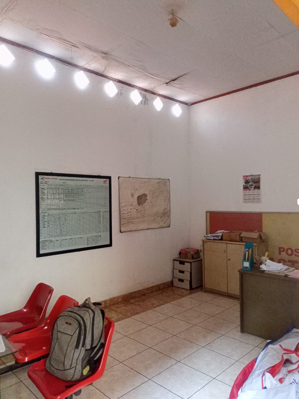 Dijual Ruko Strategis Kroya Ex Showroom Motor view 3