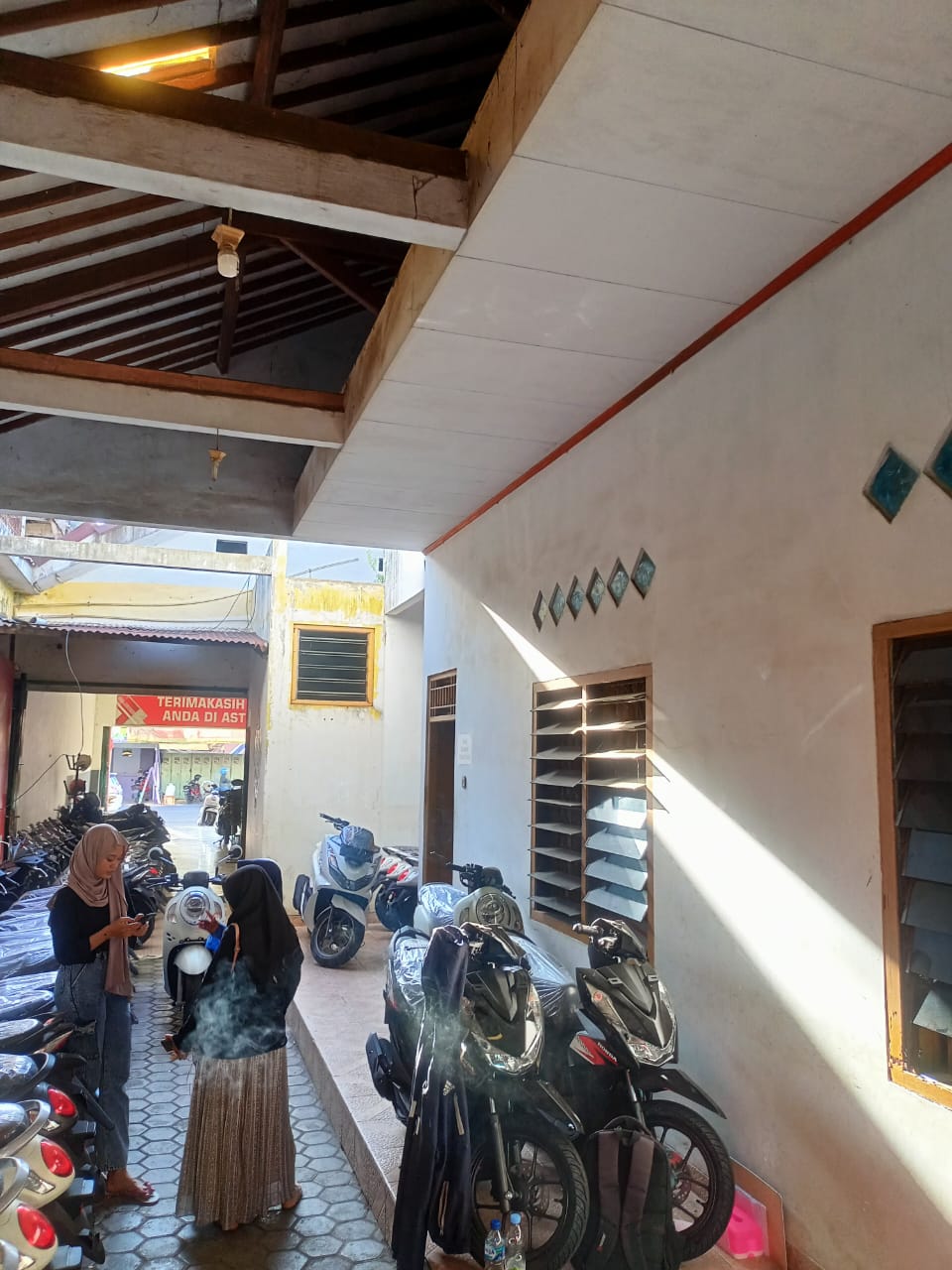 Dijual Ruko Strategis Kroya Ex Showroom Motor view 5