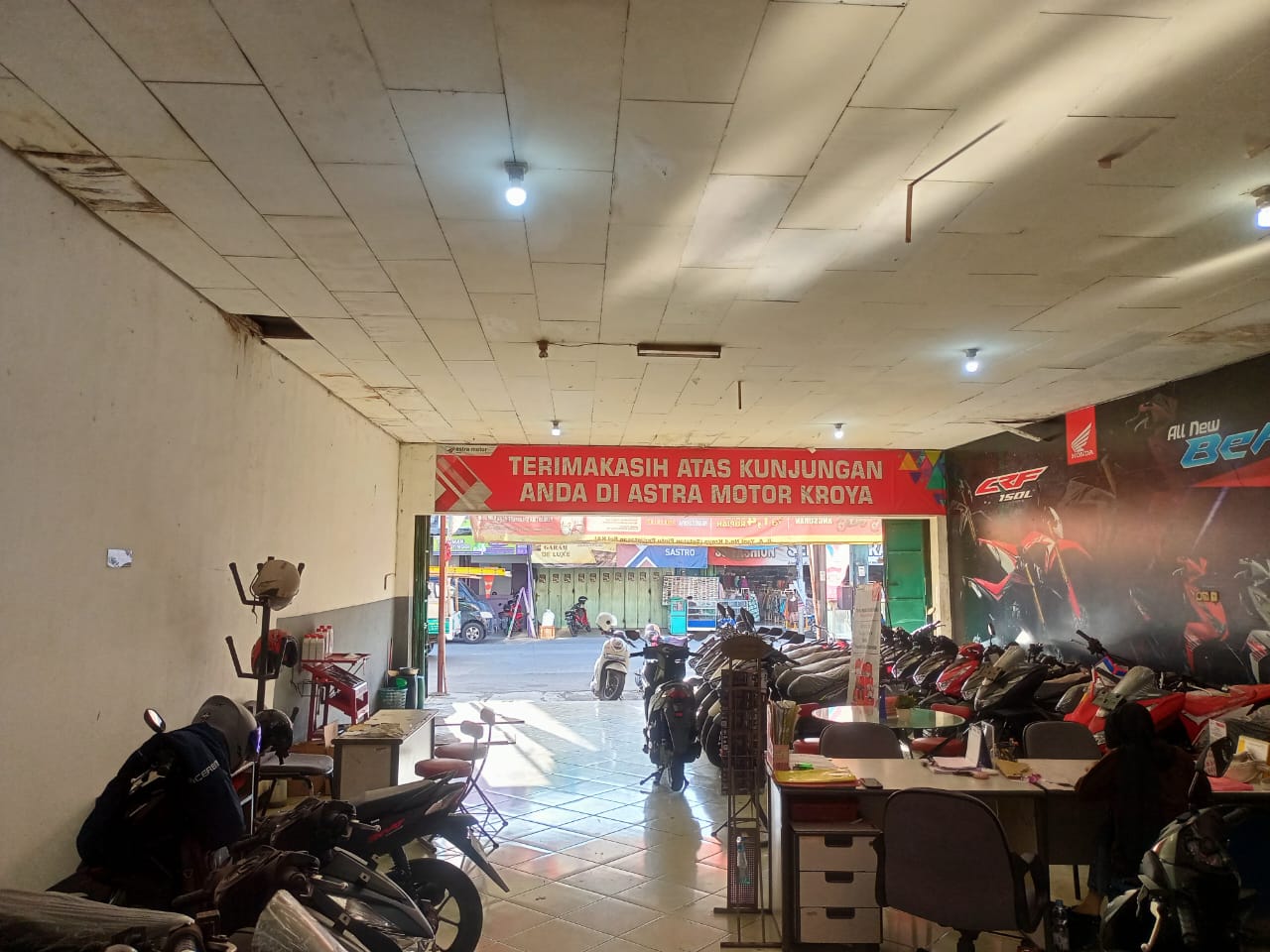 Dijual Ruko Strategis Kroya Ex Showroom Motor view 6