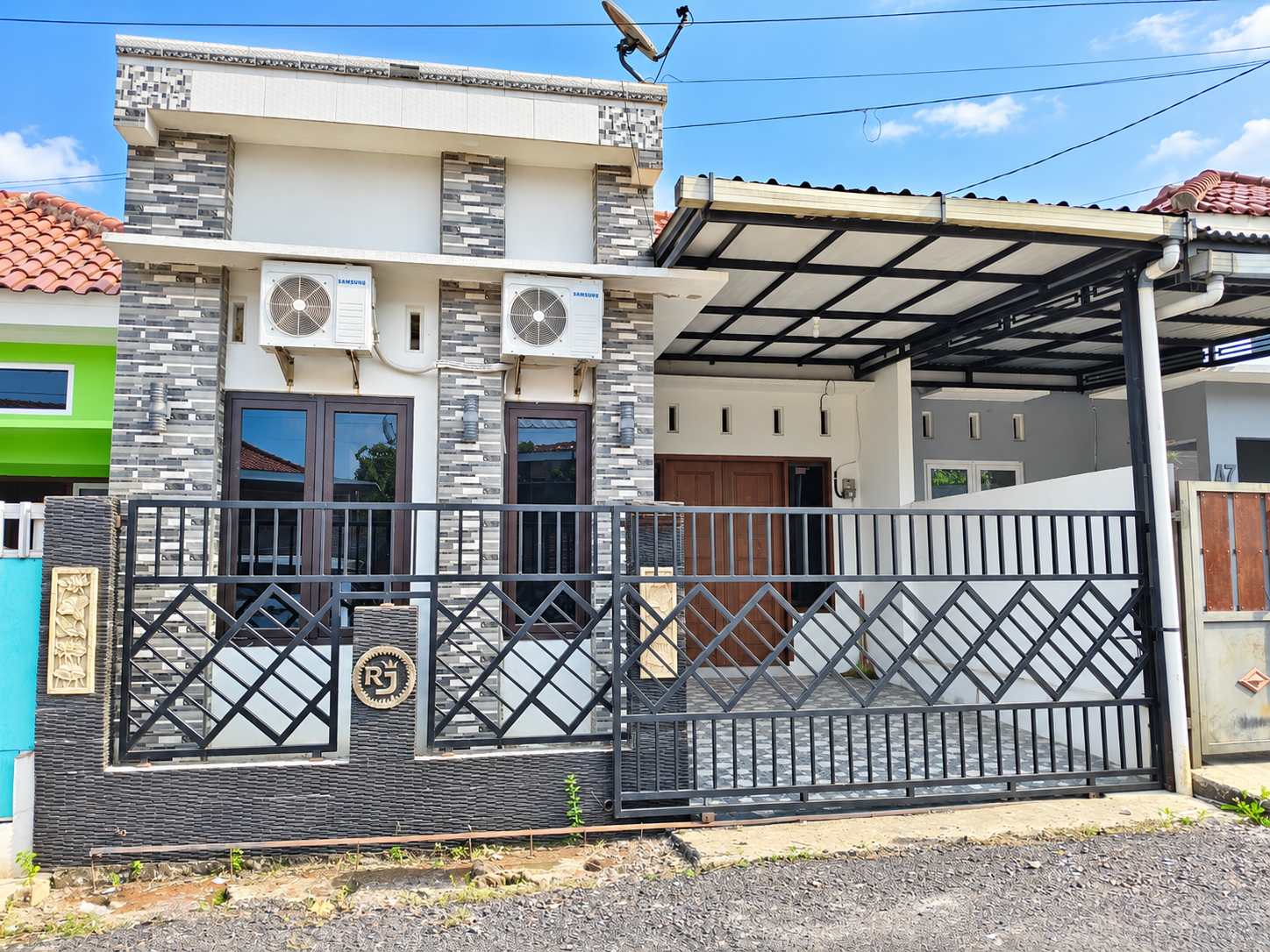 DIJUAL RUMAH KOST 4 KAMAR + BONUS PERABOTAN - Grendeng view 1