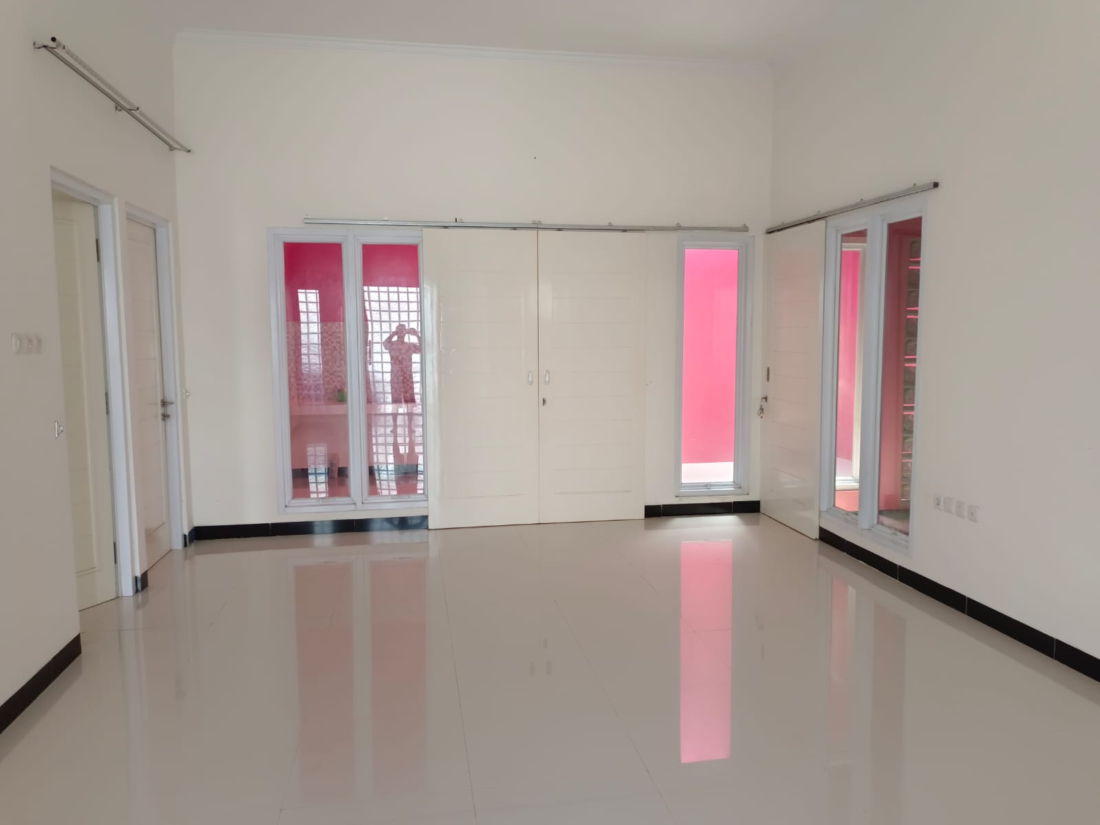 Disewakan Rumah Bonus AC One Hate System Area Purwokerto Timur - Graha view 4