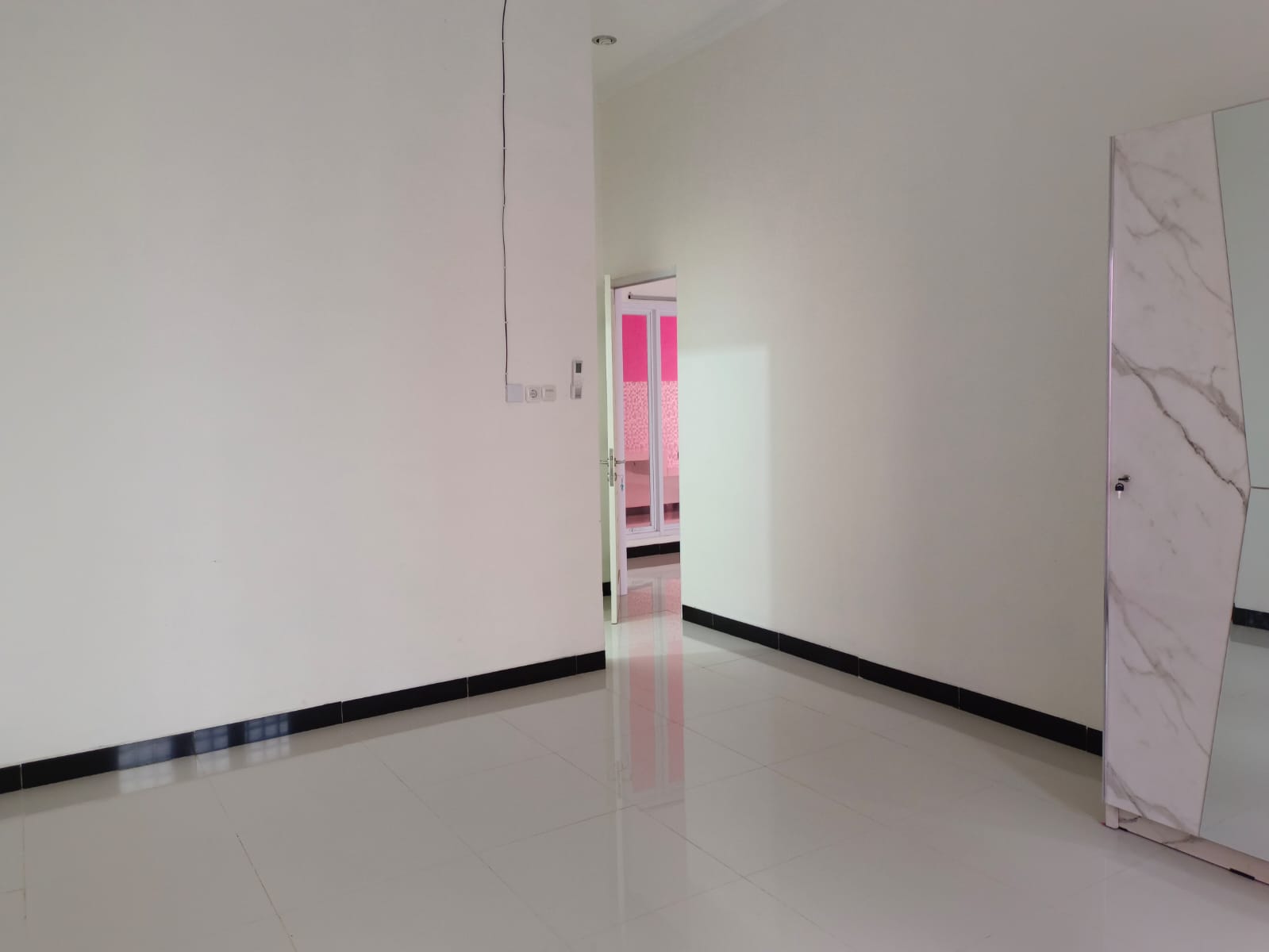 Disewakan Rumah Bonus AC One Hate System Area Purwokerto Timur - Graha view 6