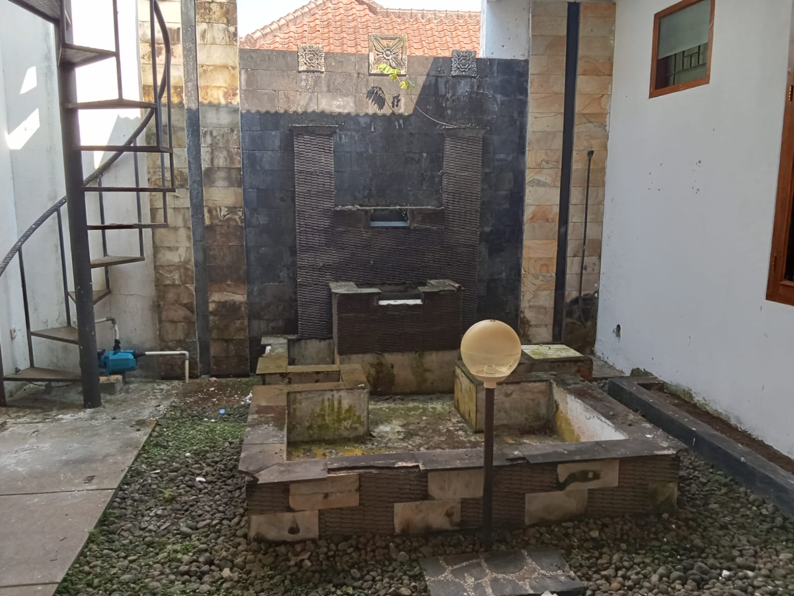 DIJUAL SEBUAH RUMAH DENGAN UDARA SEJUK DAN VIEW GUNUNG - Raffles view 4