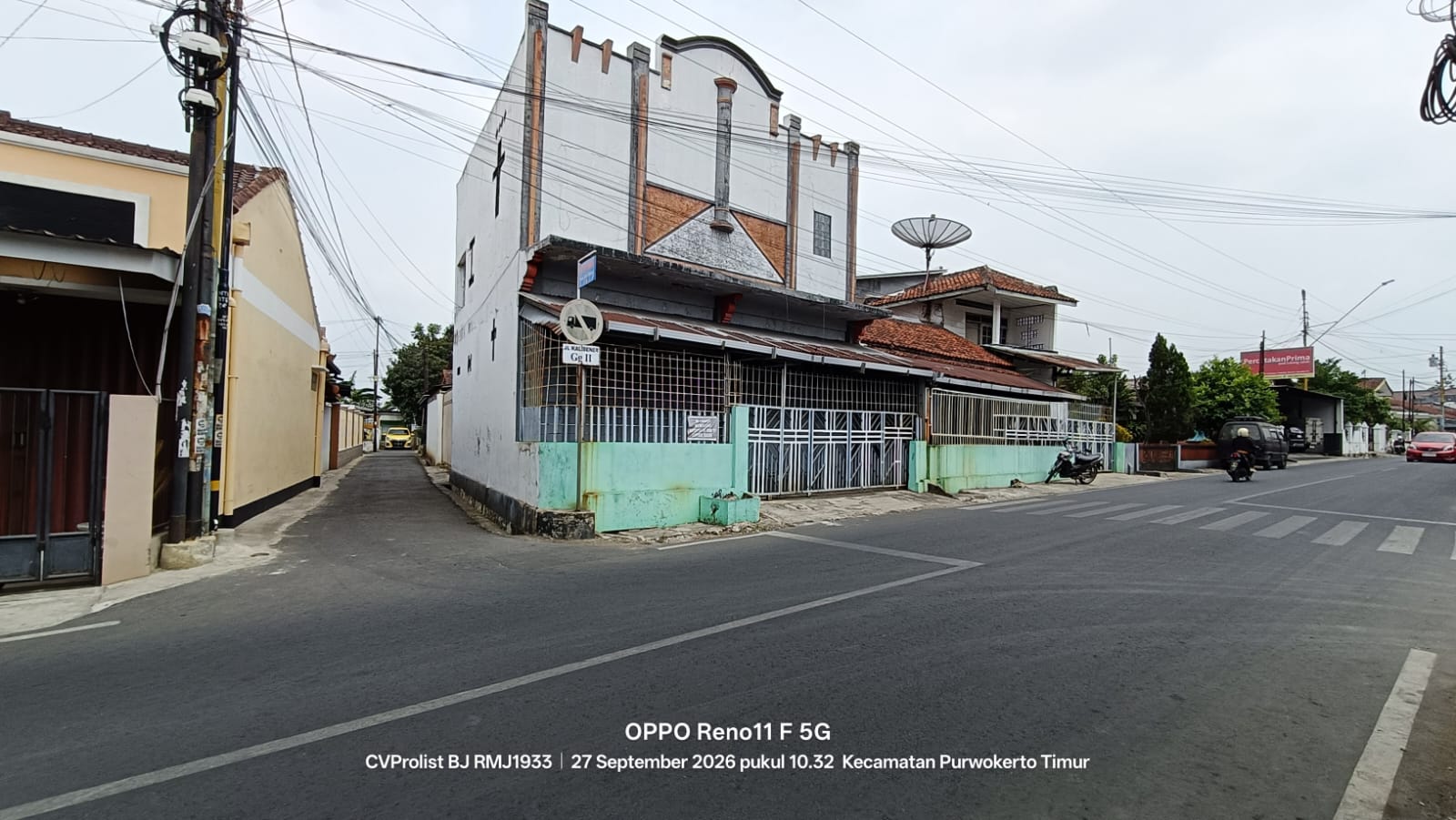  DIJUAL RUMAH HOOK 2 LANTAI, 2 MENIT KANTOR POS PURWOKERTO - Kali view 1