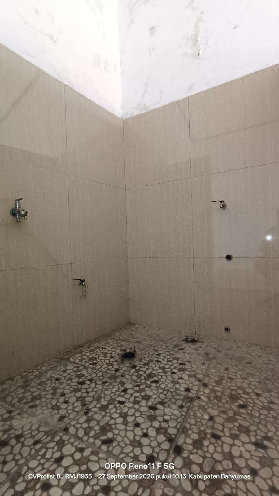 DIJUAL RUMAH HOOK 2 LANTAI, 2 MENIT KANTOR POS PURWOKERTO - Kali view 47