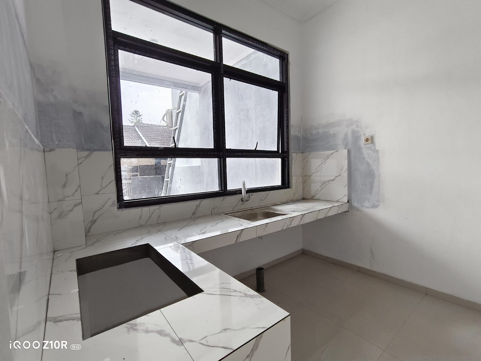 RUMAH BARU 2 LANTAI — 4 KAMAR, DEKAT UNSOED & SEKOLAH NEGERI - Sumampir view 3