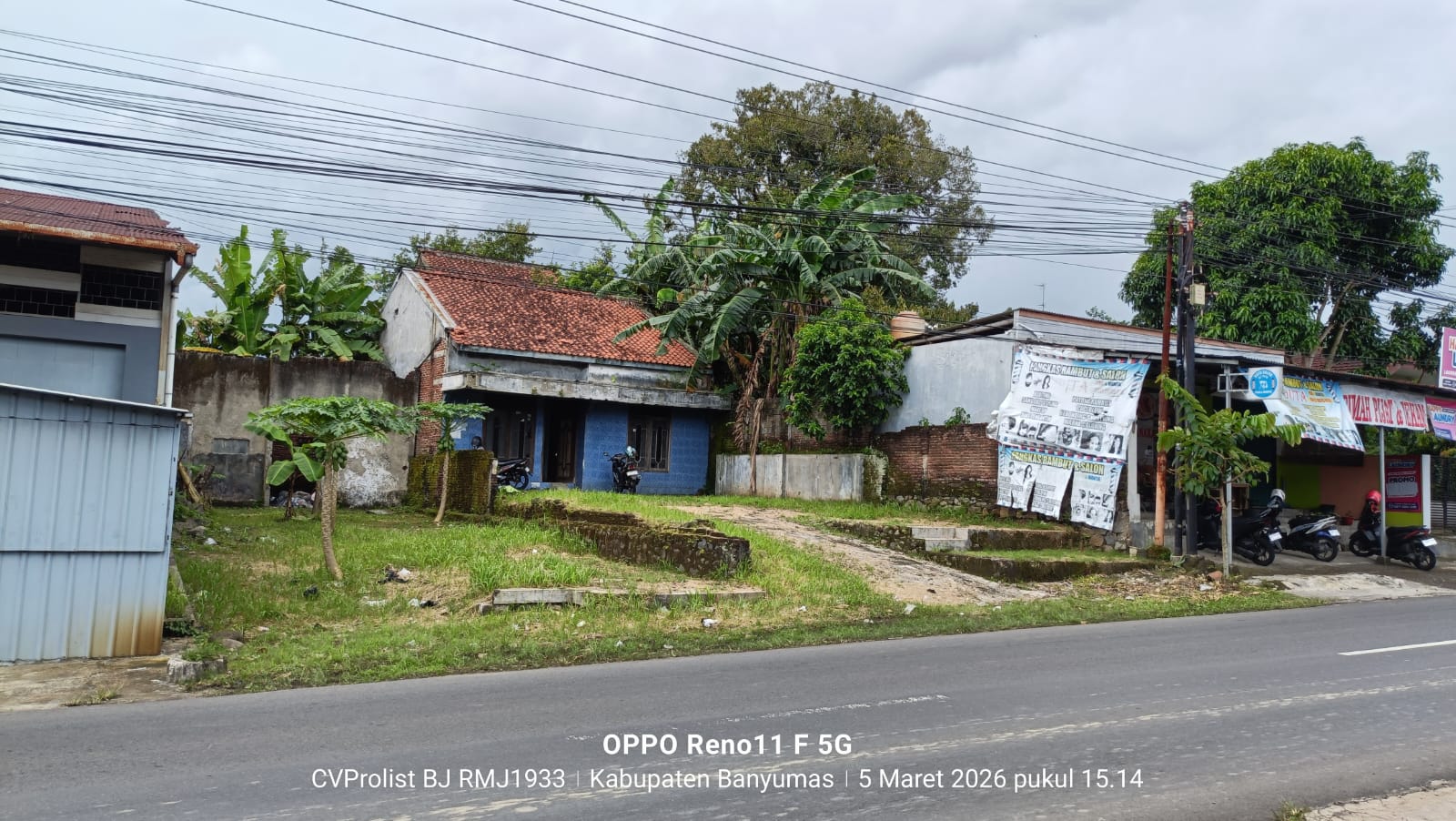 Disewakan Rumah Stategis Pinggir Jalan Karanglewas view 5