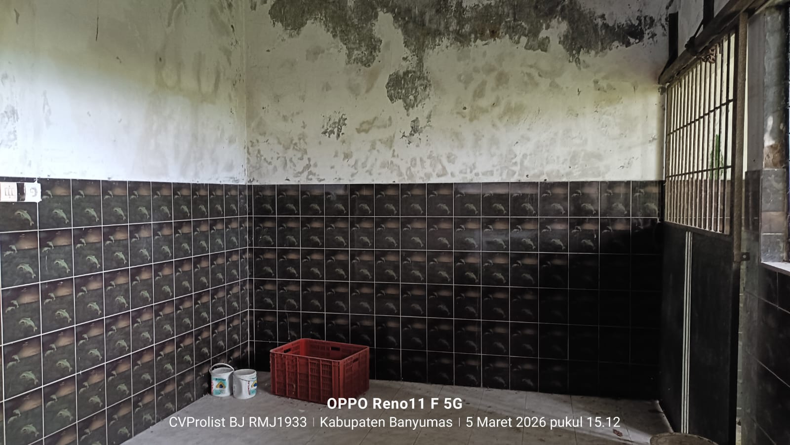 Disewakan Rumah Stategis Pinggir Jalan Karanglewas view 12