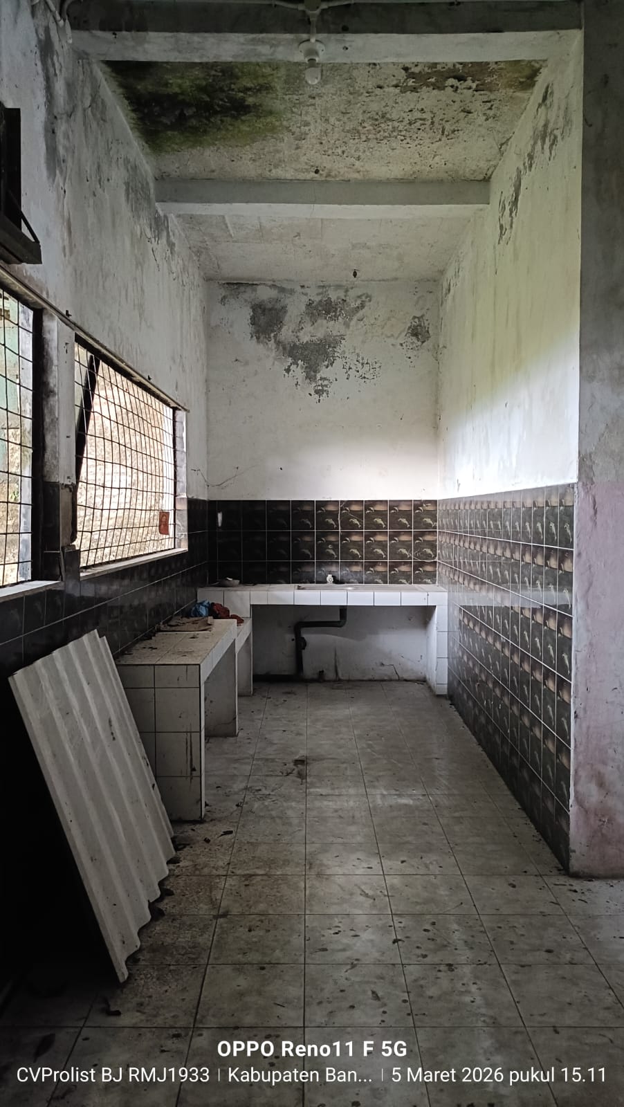 Disewakan Rumah Stategis Pinggir Jalan Karanglewas view 14
