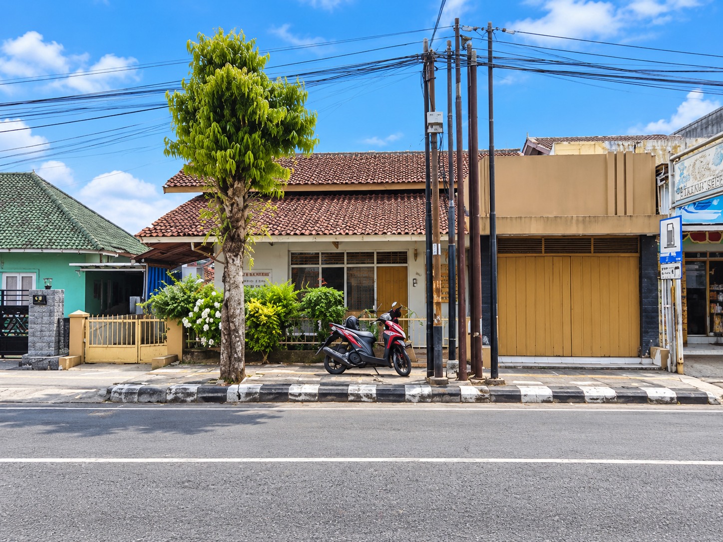 DIJUAL TANAH BONUS RUMAH VINTAGE, JALUR UTAMA PURBALINGGA