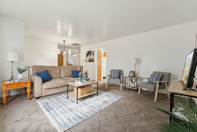 21 E 925 S, Farmington_HDR005