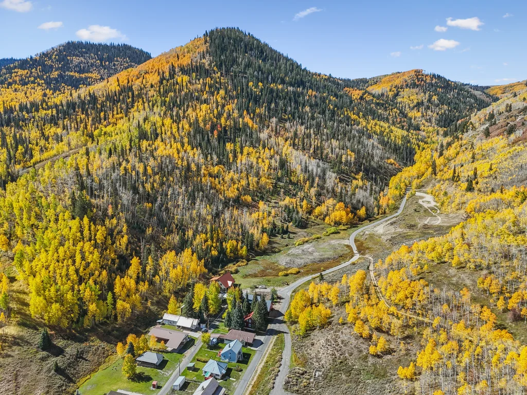 DJI_20251002115908_0933_D