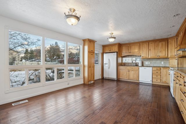 1091 E Center St, Bountiful_HDR003