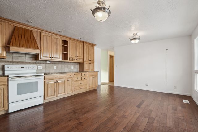 1091 E Center St, Bountiful_HDR005