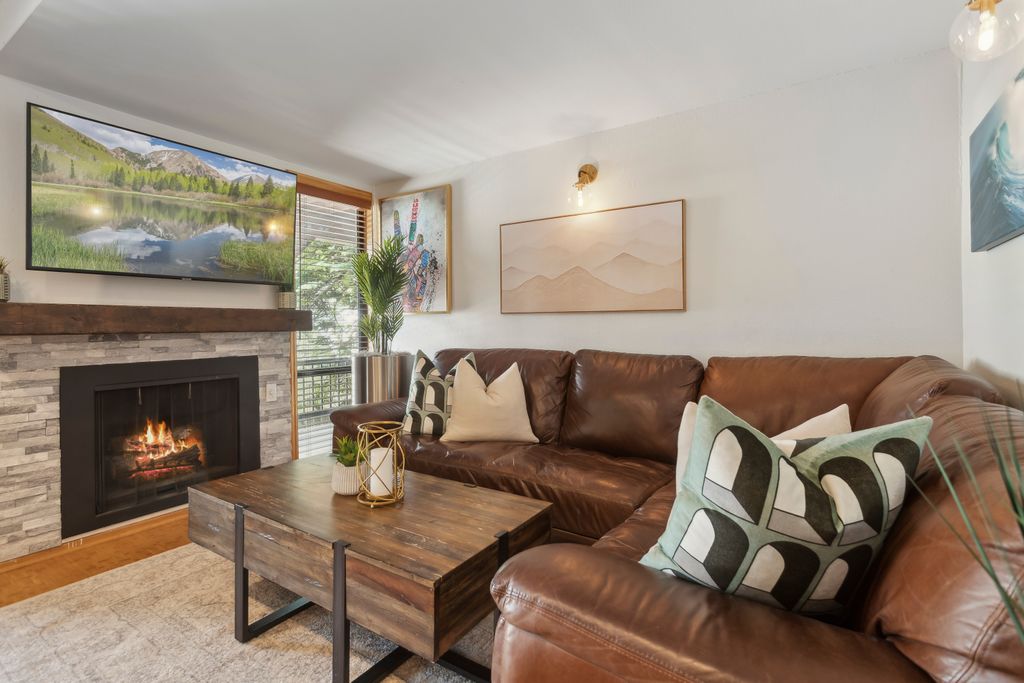 470 Woodside Ave_HDR001