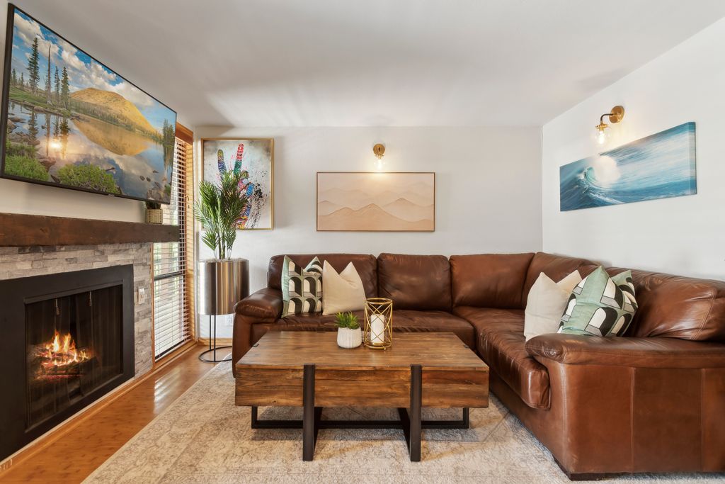 470 Woodside Ave_HDR002