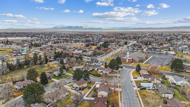 73 E 950 S, Layton_Drone009