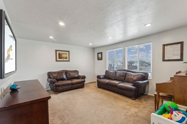 73 E 950 S, Layton_HDR001
