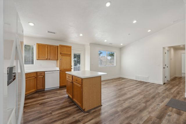 1346 N 2200 W_HDR006