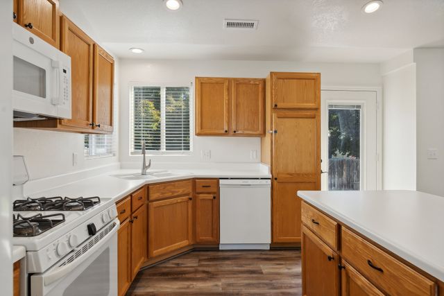 1346 N 2200 W_HDR009