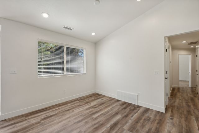 1346 N 2200 W_HDR010