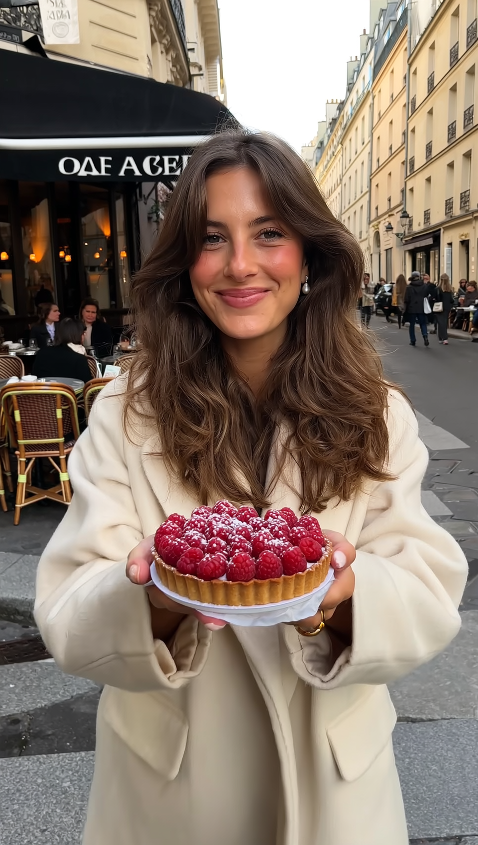 大人気のあのキャラに!? - Before