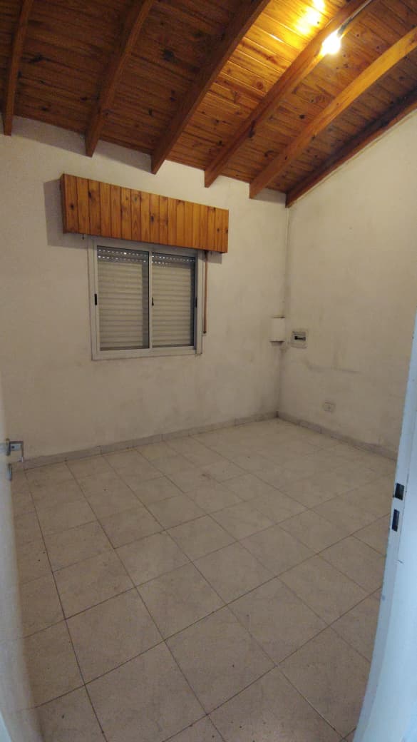Venta - Casa en Cesario Bernaldo de Quirós 1996, Ituzaingó - Foto 3