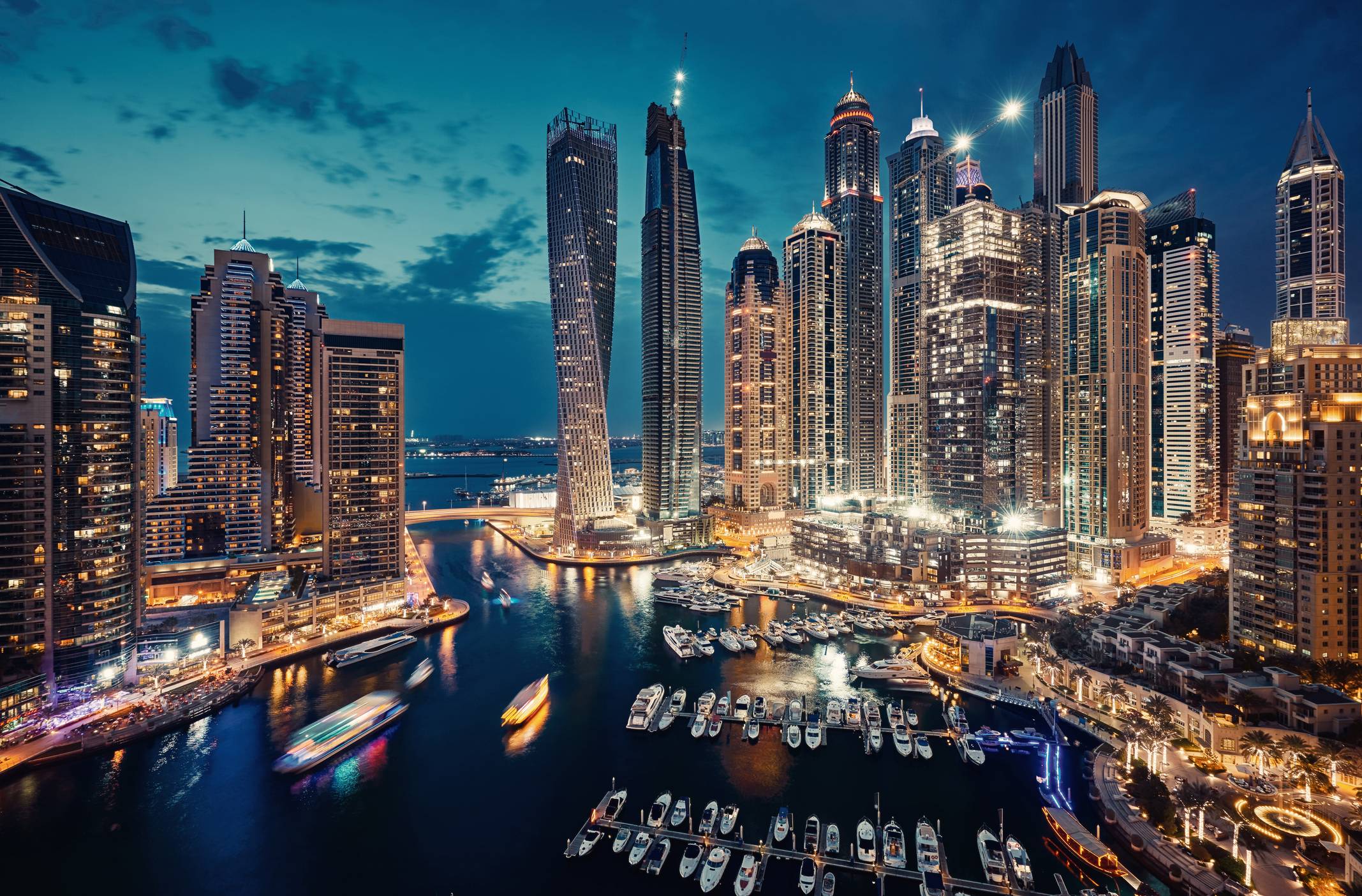 Pros and cons of  Living in Dubai Marina? The Ultimate Waterfront Experience 1011 