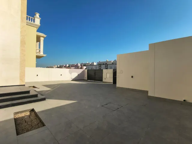 فيلا فاخرة جديدة في الوكير للايجار