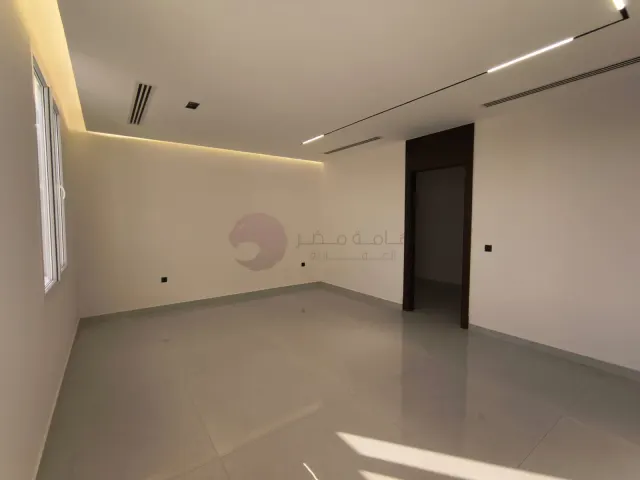 فيلا فاخرة جديدة في الوكير للايجار