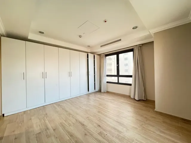 STYLISH MARINA LIVING – SPACIOUS 2BHK APT+BALCONY