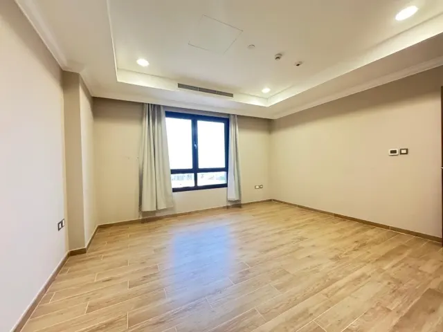 STYLISH MARINA LIVING – SPACIOUS 2BHK APT+BALCONY - view 3