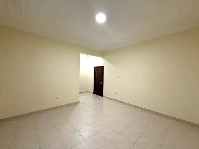 SPACIOUS 5BR CORNER VILLA | WEST BAY-ONAIZA