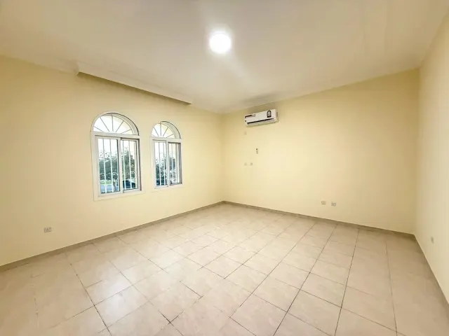 SPACIOUS 5BR CORNER VILLA | WEST BAY-ONAIZA