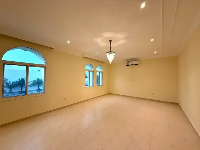 SPACIOUS 5BR CORNER VILLA | WEST BAY-ONAIZA - view 3