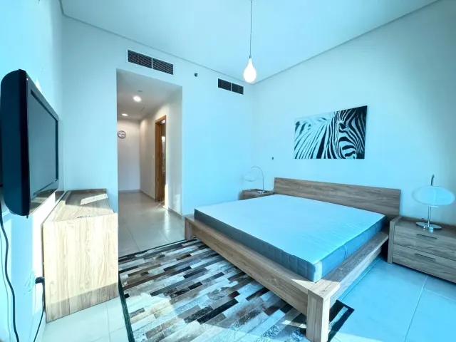 ELEGANT FF 1BHK APT WITH GREAT LAYOUT and VIEW