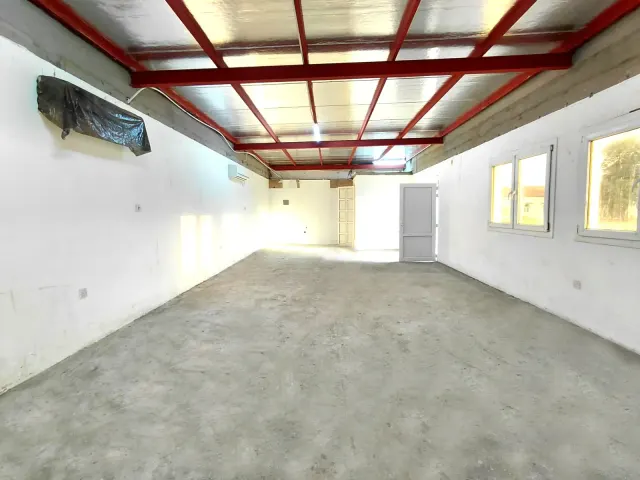 SPACIOUS STORAGE SPACE IN PRIME LOCATION