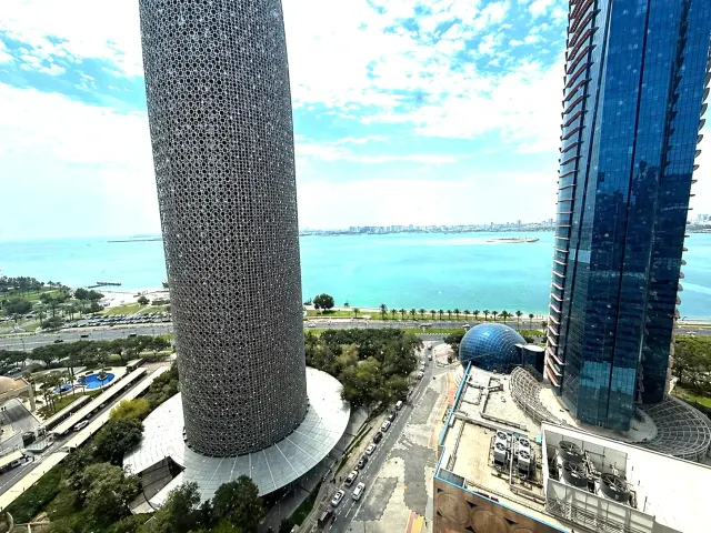 مكتب بإطلالة على البحر | مفروش بالكامل | 210 متر مربع |