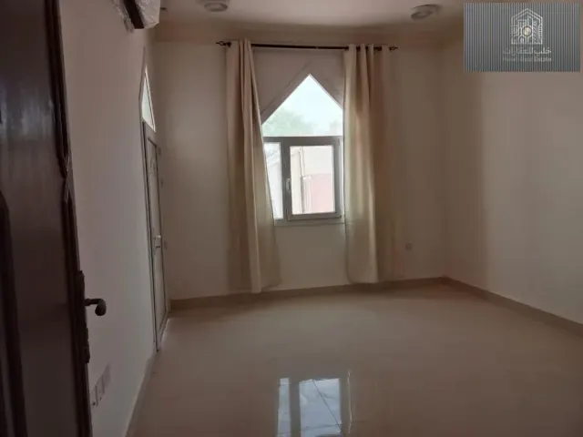 فيلا جديدة مؤجرة في المعيذر الشمالي بـ ٣ غرف نوم وسعر ١٠ آلاف ريال