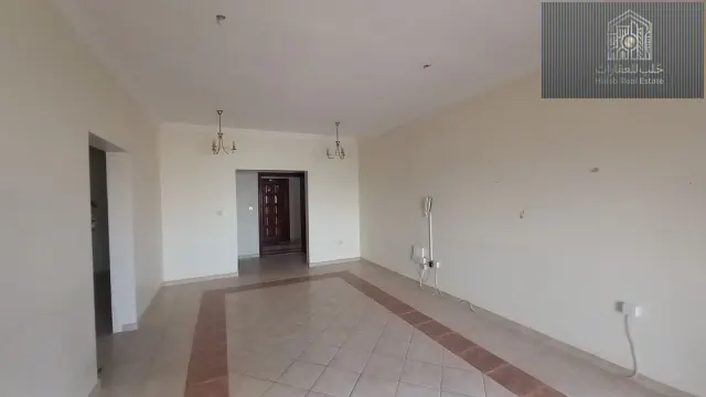 شقة غرفتين للإيجار في عين خالد مع بلكونة وتكييف سبليت