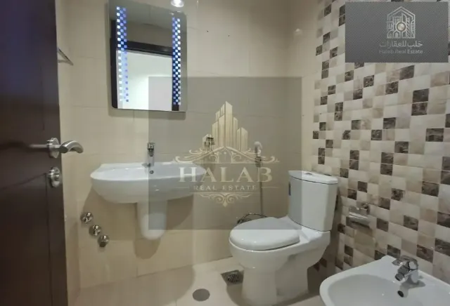 Luxury 2 Bedroom Apartment with Marina View at Lusail Marina Heights - view 3