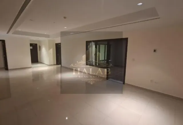 ONE PLUS OFFICE Semi Furnished in PORTO ARABIA